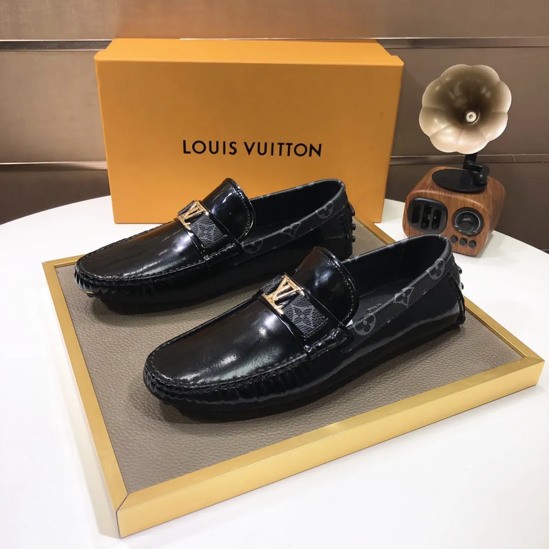 Men's men's shoes 💰420💰 [LV Doudou Shoes] (sheepskin lining) new model is on the market, available on the official website. The new Doudou shoes are processed into single-color materials, and the uppers are made of imported cowhide material. The body of the shoe is fully hemmed with mark thread, and is lined with imported original cowhide leather. The elegant shoe shape is super suitable for all-matching, and the size is 38-44.